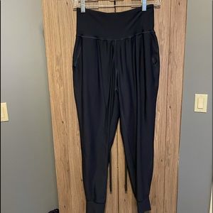 Old Navy Active - Navy blue Elevate joggers. Size M